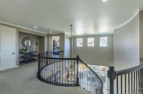 26525 Peakview Dr, Aurora CO 80016-6110 exterior