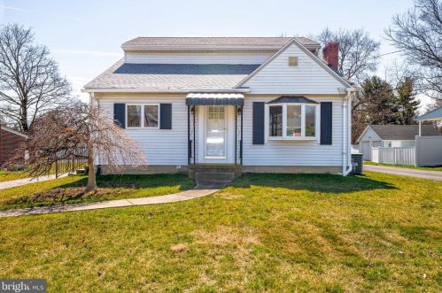 40 Delp Rd, Lancaster, PA 17601-3904