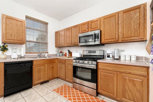 561 Pinebrook Dr, Lemont IL  60490-3173 exterior