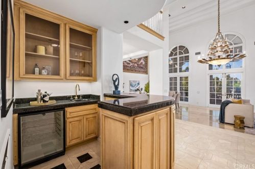 1 Charlotte, Irvine CA  92603-3448 exterior