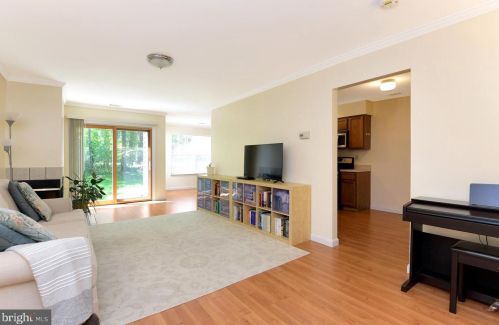 5 Brookline Ct, Princeton NJ  08540-1741 exterior