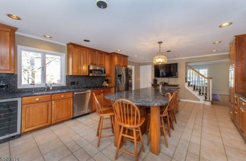 60 Woodland Rd, Dover, NJ 07869-4119