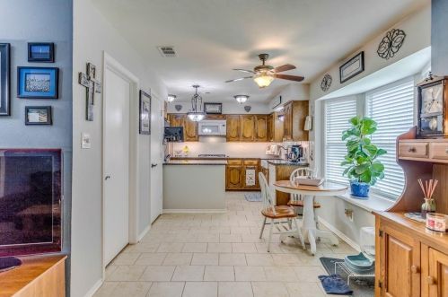 2820 Cliffbrook Dr, Carrollton TX 75007-5709 exterior