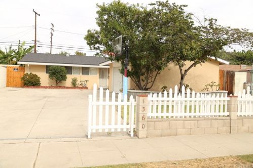 1360 Ferndale St, Anaheim, CA 92801-1425