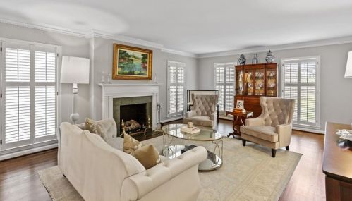 565 Mnr Rdg Dr, Atlanta GA  30305-3511 exterior
