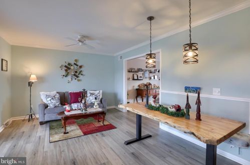 15 Rosewood Dr, Lancaster PA  17603-9329 exterior