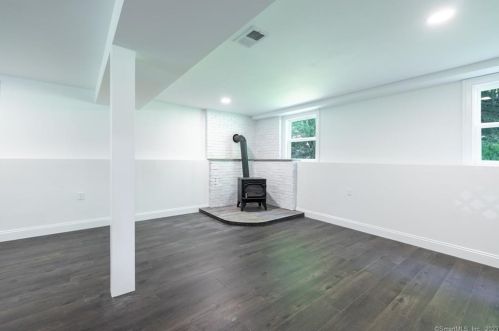17 Valley Field Rd, Sandy Hook CT  06482-1096 exterior