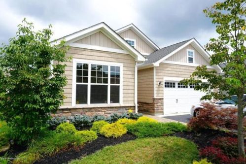 40 Pembroke Dr, Jackson Twp, NJ 08527-6319