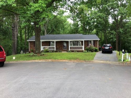2132 Montgomery Cir, Vinton, VA 24179-2934