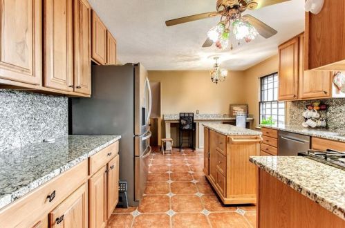 5870 Feldwood Rd, Atlanta GA  30349-2869 exterior