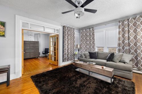 196 Camp St, Providence RI  02906-1836 exterior