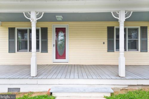 13104 Fitzwater Dr, Nokesville, VA 20181-1826