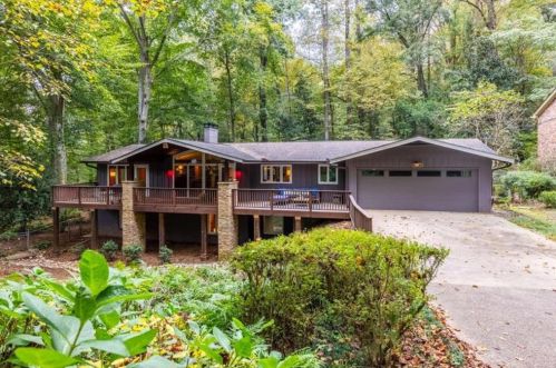 910 Barton Woods Rd, Atlanta GA  30307-1308 exterior