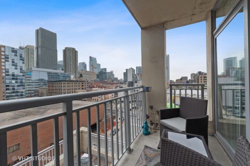 600 Dearborn St, Chicago IL  60605-1821 exterior