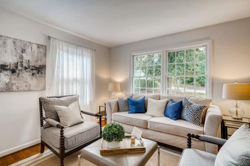 27 Honour Cir, Atlanta, GA 30305-1121