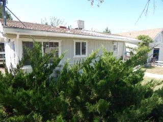 636 Houston Dr, Bishop, CA 93514-7649