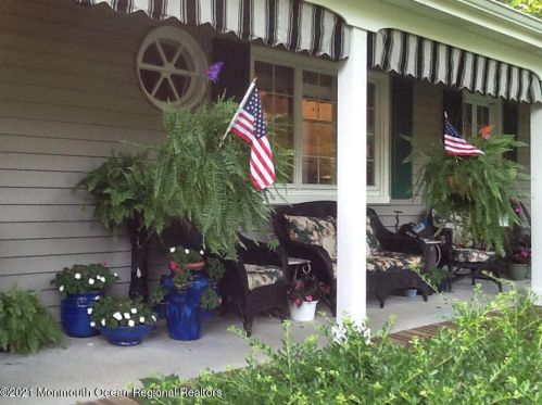 9 Fox Hill Rd, Middletown NJ exterior