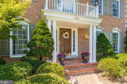 720 Cyprian Ct, Gambrills, MD 21054-1955