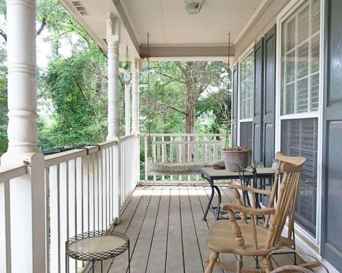 1660 Crestview Dr, Lithonia, GA 30078-6600