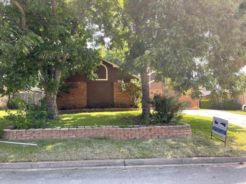 10220 Lone Pine Ln, Fort Worth TX  76108-3914 exterior