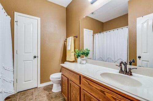 5329 Molasses Dr, Fort Worth TX  76179-8166 exterior
