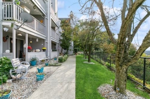 62 Amethyst Ln, Paterson NJ  07501-3361 exterior