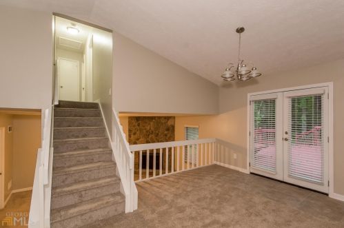 5035 Fairforest Dr, Stone Mountain GA  30088-1610 exterior