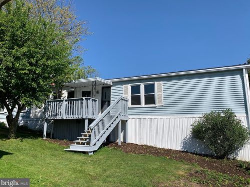 154 Westbrook Dr, Ephrata, PA 17522-9530
