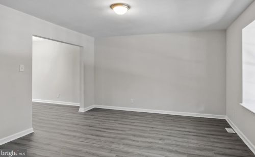 137 Grove St, Erial, NJ 08081-9317