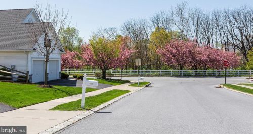 1700 Speedwell Rd, Lancaster PA  17601-4628 exterior