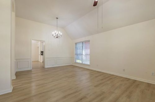 9714 Windy Hollow Dr, Irving TX  75063-5008 exterior