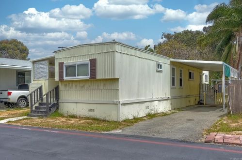 243 Evergreen Pkwy, Oceanside, CA 92054-5452