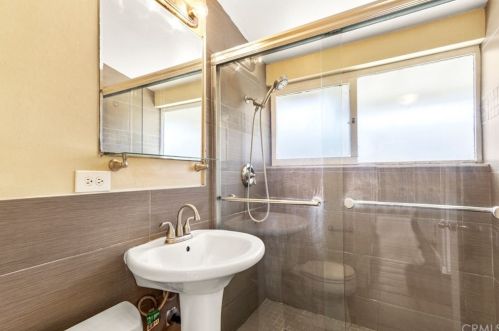 1129 Vermont Ave, Anaheim CA  92802-1825 exterior