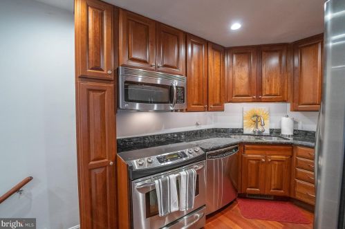 2023 Chancellor St, Philadelphia PA 19103-5604 exterior