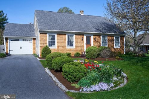 2489 Willow Hill Dr, Lancaster, PA 17602-1456