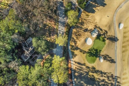 100 Brookhaven Dr, Atlanta GA  30319-1104 exterior