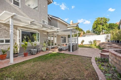 10 Vispera, Irvine CA  92620-2127 exterior