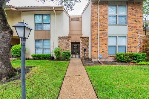 12542 Burninglog Ln, Dallas TX  75243-3230 exterior