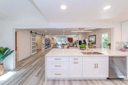 3027 Pinewood St, Orange, CA 92865-1221
