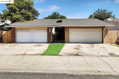 301 Lambert Ct, Lodi, CA 95240-6212