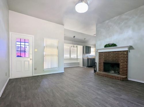 1401 Ridge Dr, Midlothian TX  76065-3697 exterior