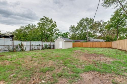 2504 Donalee St, Fort Worth TX  76105-4911 exterior