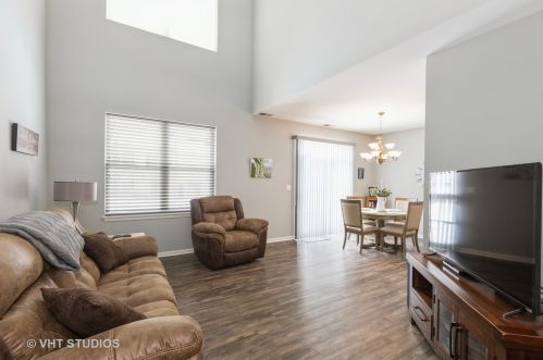 365 Chesapeake Ln, Oswego, IL 60543-4026