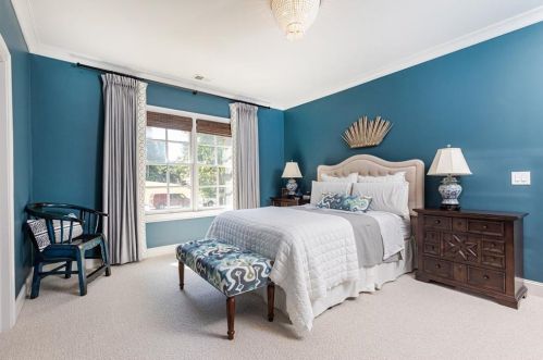 6470 Long Is Dr, Atlanta GA  30328-3043 exterior