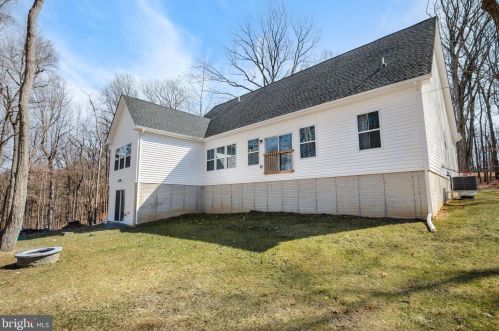 258 Speaks Ln, Harpers Ferry WV  25425 exterior