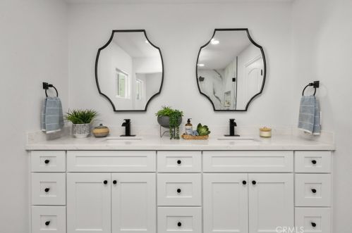 10272 Shadyridge Dr, Santa Ana CA  92705-1567 exterior