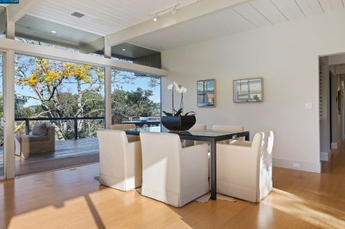 67 La Cuesta Rd, Orinda, CA 94563-2325