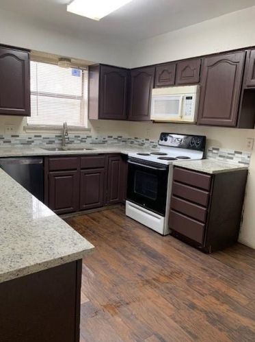 1817 Twin Court Pl, Garland TX  75044-6839 exterior