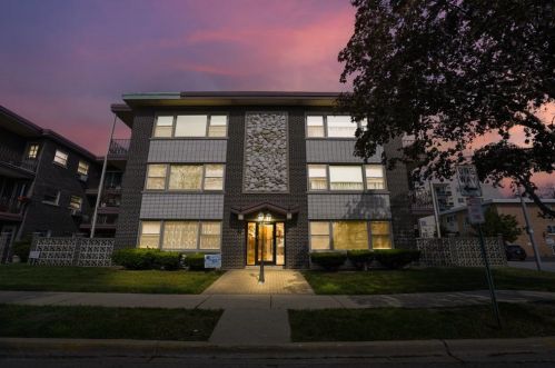3001 Paris Ave, River Grove, IL 60171-1269