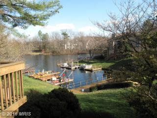 2029 Lakewinds Dr, Herndon, VA 20191-4028